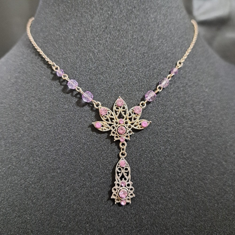 Women's Necklace Victorian Style Silver Tone Purple Beads Size 10 Inches